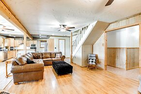 Sweetwater Lake House w/ Covered Patio!