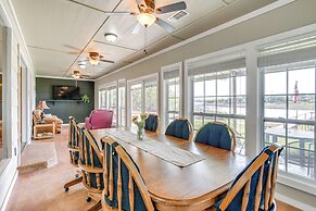 Sweetwater Lake House w/ Covered Patio!