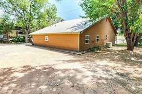 Sweetwater Lake House w/ Covered Patio!