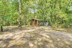 Unique Eureka Springs Cabin: Deck & Forest Views!