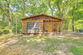 Unique Eureka Springs Cabin: Deck & Forest Views!