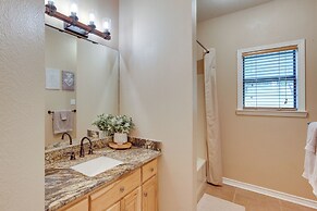 Lakefront Gladewater Retreat w/ Dock + Hot Tub!