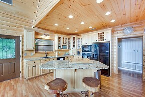 Lakefront Gladewater Retreat w/ Dock + Hot Tub!