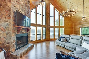 Lakefront Gladewater Retreat w/ Dock + Hot Tub!