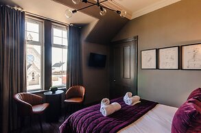 Sweeney Aviemore Two