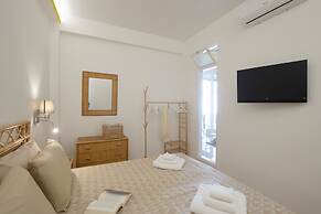 Suite Nerano - In the Center of Maiori a few Steps From the sea