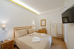 Suite Nerano - In the Center of Maiori a few Steps From the sea