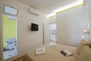 Suite Nerano - In the Center of Maiori a few Steps From the sea