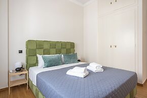 Stylish 2 Bd Urban Retreat Near Panormou