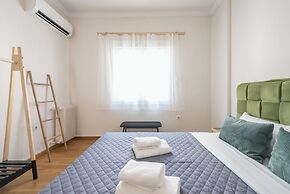Stylish 2 Bd Urban Retreat Near Panormou