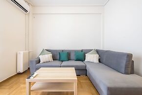 Stylish 2 Bd Urban Retreat Near Panormou
