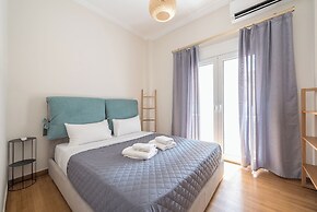 Stylish 2 Bd Urban Retreat Near Panormou