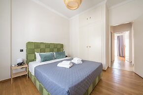 Stylish 2 Bd Urban Retreat Near Panormou