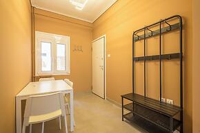 Stylish 2 Bd Urban Retreat Near Panormou