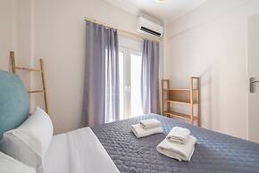 Stylish 2 Bd Urban Retreat Near Panormou