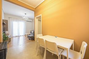 Stylish 2 Bd Urban Retreat Near Panormou