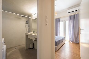 Stylish 2 Bd Urban Retreat Near Panormou