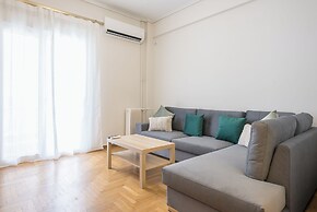 Stylish 2 Bd Urban Retreat Near Panormou