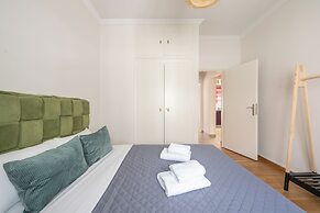 Stylish 2 Bd Urban Retreat Near Panormou