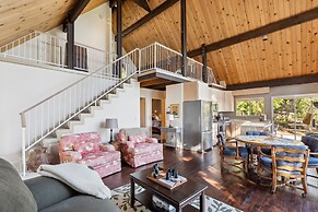 Warm And Cozy Mountain And Lake View Haven 2 Bedroom Cottage by RedAwn
