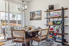 4 BR/Pool/Spa/Pickleball/Near JT Natl Park/Piano /Guitar by RedAwning