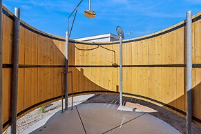 4 BR/Pool/Spa/Pickleball/Near JT Natl Park/Piano /Guitar by RedAwning