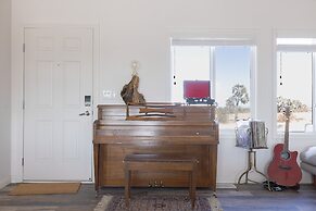 4 BR/Pool/Spa/Pickleball/Near JT Natl Park/Piano /Guitar by RedAwning