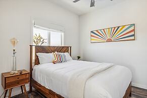 4 BR/Pool/Spa/Pickleball/Near JT Natl Park/Piano /Guitar by RedAwning