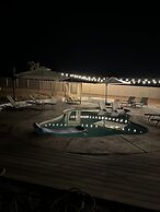 4 BR/Pool/Spa/Pickleball/Near JT Natl Park/Piano /Guitar by RedAwning