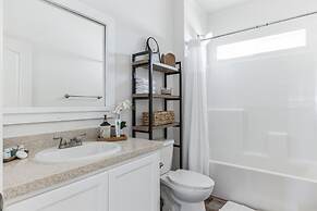 4 BR/Pool/Spa/Pickleball/Near JT Natl Park/Piano /Guitar by RedAwning