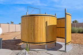 4 BR/Pool/Spa/Pickleball/Near JT Natl Park/Piano /Guitar by RedAwning