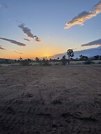 4 BR/Pool/Spa/Pickleball/Near JT Natl Park/Piano /Guitar by RedAwning