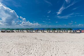 Colonnades 1403 4 Bedroom Condo