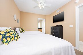 Colonnades 1403 4 Bedroom Condo by RedAwning