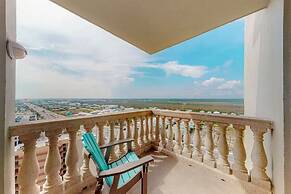 Colonnades 1403 4 Bedroom Condo by RedAwning