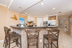 Colonnades 1403 4 Bedroom Condo by RedAwning