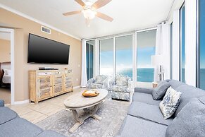 Colonnades 1403 4 Bedroom Condo by RedAwning