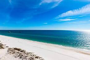 Colonnades 1403 4 Bedroom Condo by RedAwning