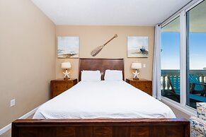 Colonnades 1403 4 Bedroom Condo by RedAwning