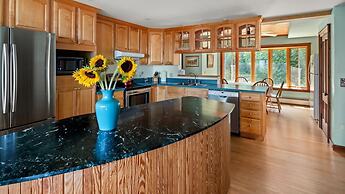 Camp Roosevelt 5 Bedroom Cottage by RedAwning