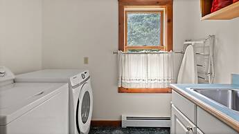 Camp Roosevelt 5 Bedroom Cottage by RedAwning