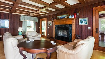 Camp Roosevelt 5 Bedroom Cottage by RedAwning