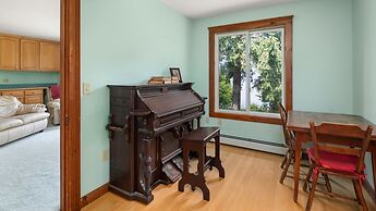 Camp Roosevelt 5 Bedroom Cottage by RedAwning