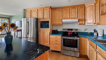 Camp Roosevelt 5 Bedroom Cottage by RedAwning