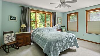 Camp Roosevelt 5 Bedroom Cottage by RedAwning