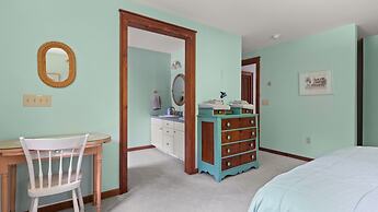 Camp Roosevelt 5 Bedroom Cottage by RedAwning