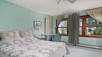 Camp Roosevelt 5 Bedroom Cottage by RedAwning