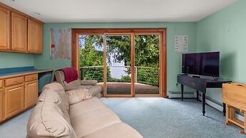 Camp Roosevelt 5 Bedroom Cottage by RedAwning