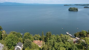 Camp Roosevelt 5 Bedroom Cottage by RedAwning