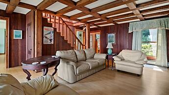 Camp Roosevelt 5 Bedroom Cottage by RedAwning